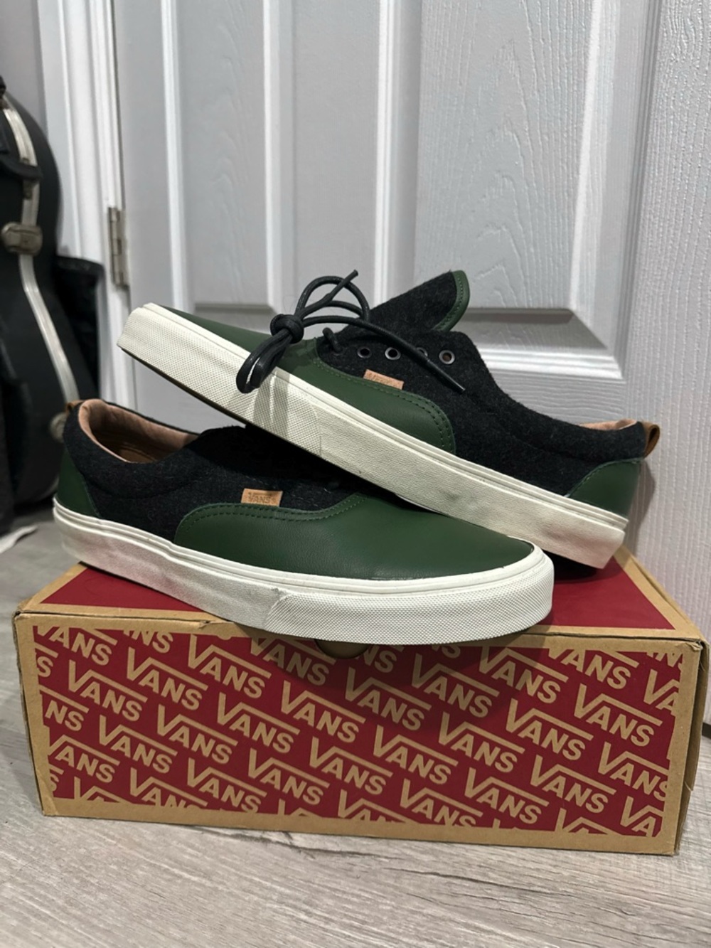 NWT Vans Men's Low-Top Sneakers in Green and Black
